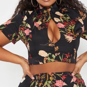 PRETTY LITTLE THING ORIENTAL MANDARIN CROP TOP